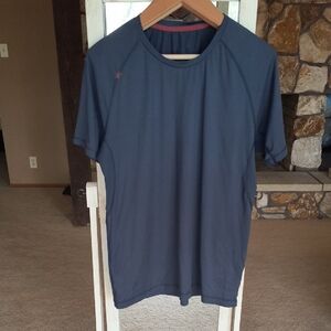 RHONE REIGN Short Sleeve Performance Tee – Men’s Large